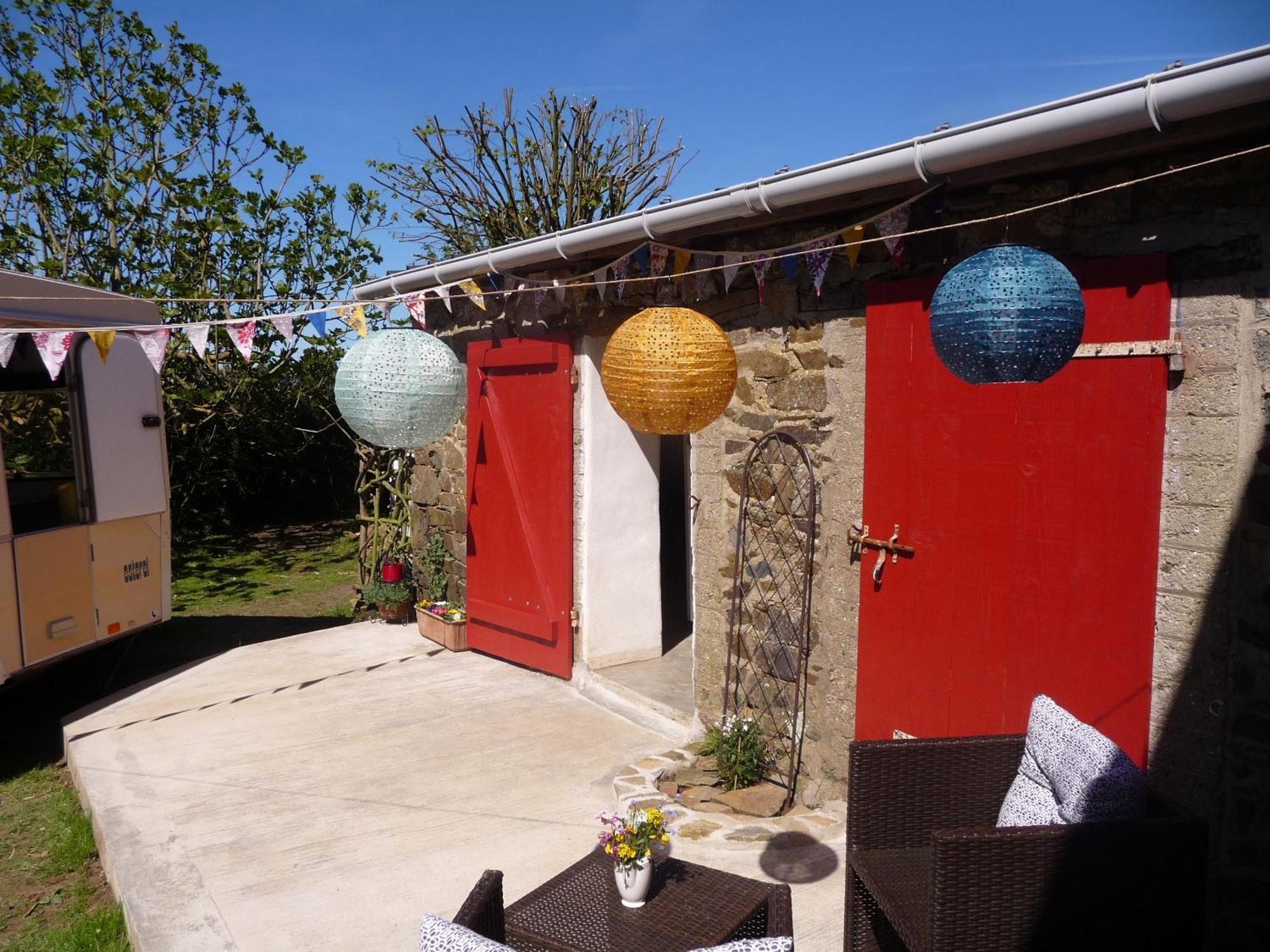Bretagne Chambre D'Hotes Suite 53M2 Et Caravane Vintage Avec Cuisine Et Salle De Bains Privees Brittany B&B 53M2 Suite And Vintage Caravan Glamping With Private Kitchen And Bathroom Pleumeur-Gautier Экстерьер фото