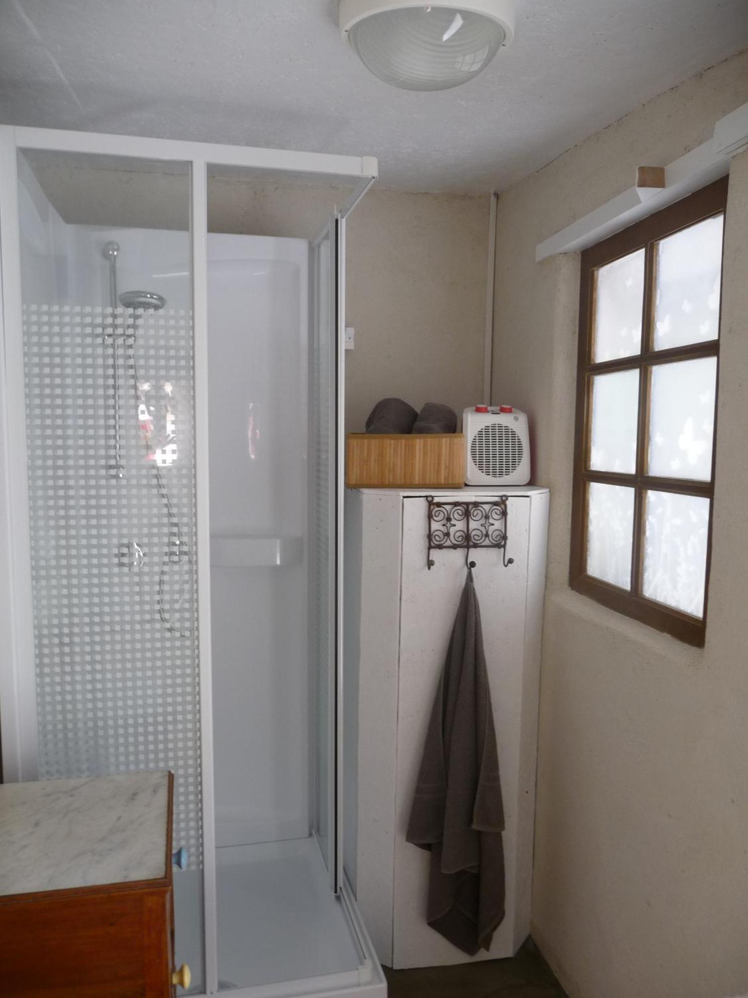 Bretagne Chambre D'Hotes Suite 53M2 Et Caravane Vintage Avec Cuisine Et Salle De Bains Privees Brittany B&B 53M2 Suite And Vintage Caravan Glamping With Private Kitchen And Bathroom Pleumeur-Gautier Экстерьер фото